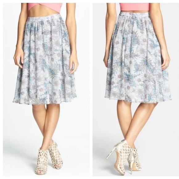 Astr Muted Floral Skirt small - Picture 9 of 9